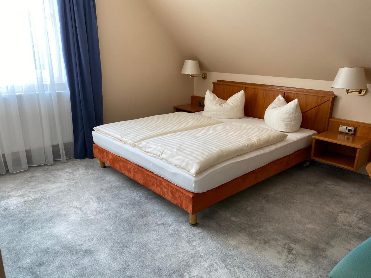 Hotel Fuerstenhof Sehnde Bagian luar foto
