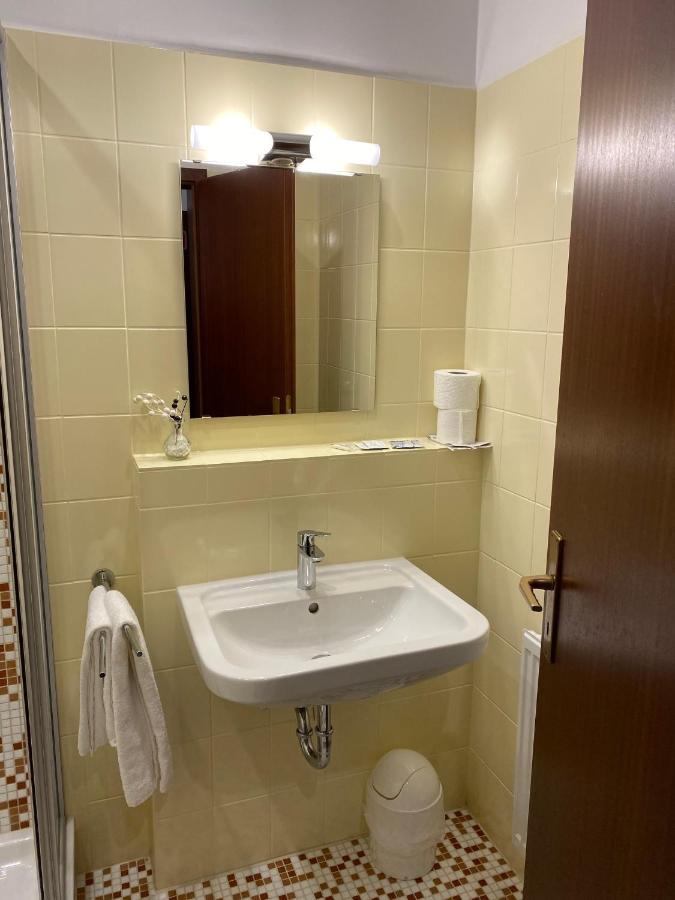 Hotel Fuerstenhof Sehnde Bagian luar foto